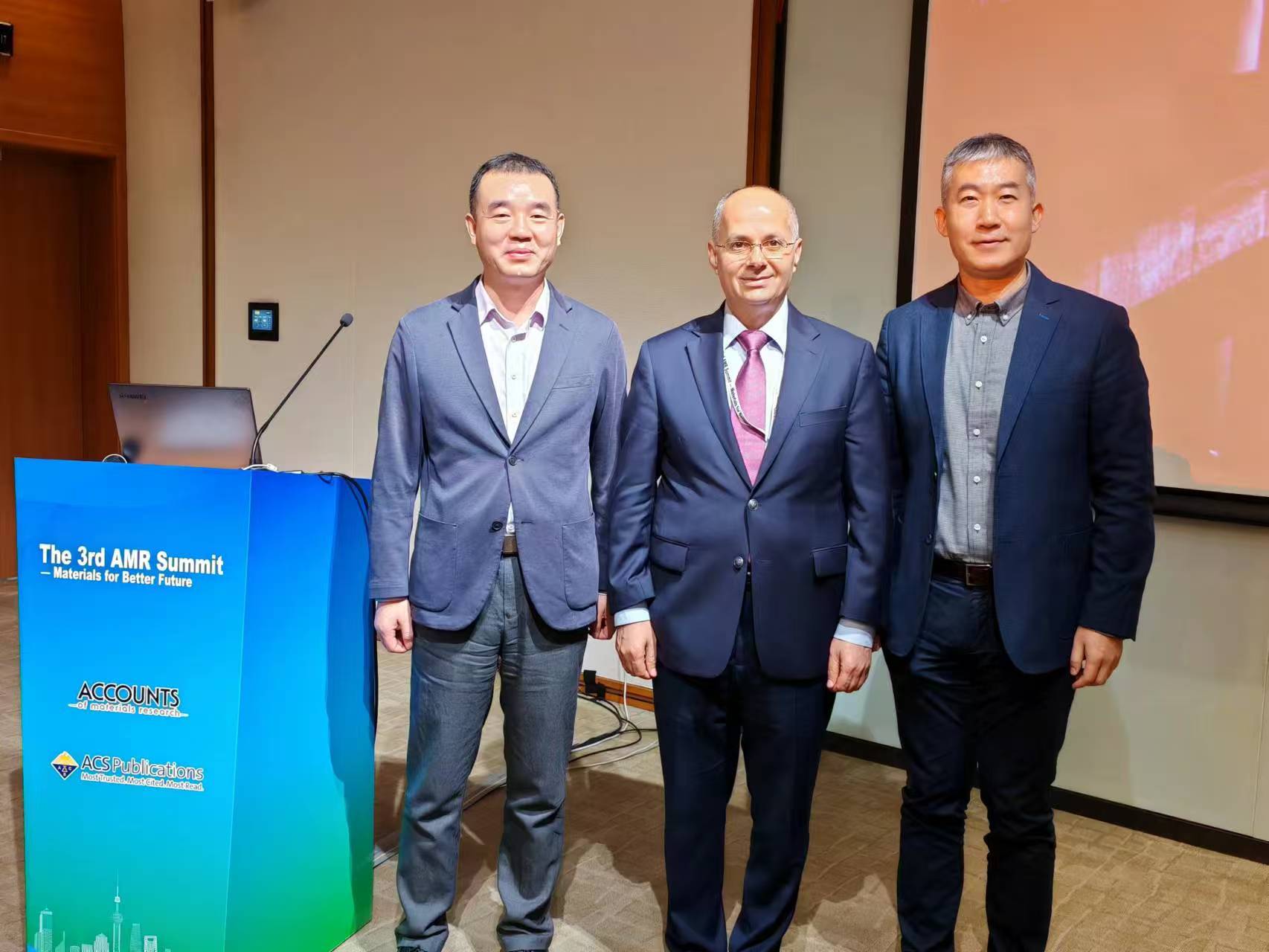 1760408428152921.jpg 领导合影.jpg